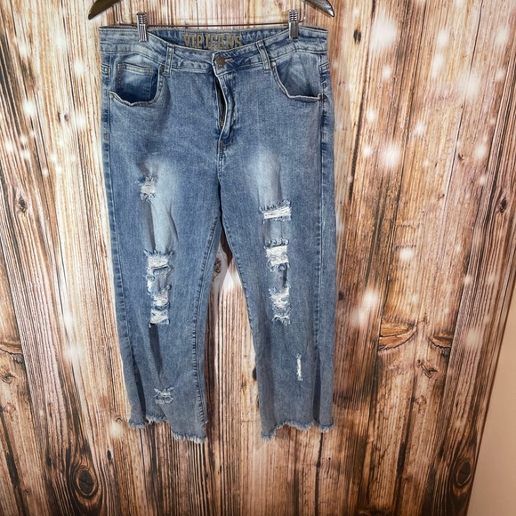 VIP Jeans, Size 13/14, Juniors Distressed Blue Light Wash Jeans 33" Waist - Picture 2 of 7